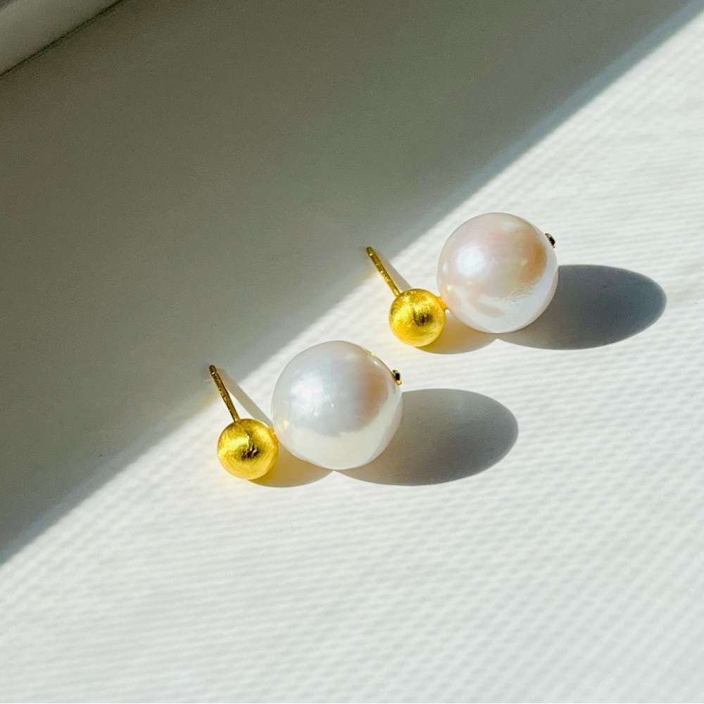 STUNNING freshwater pearl studs, solid 18k gold plated 925 sterling silver